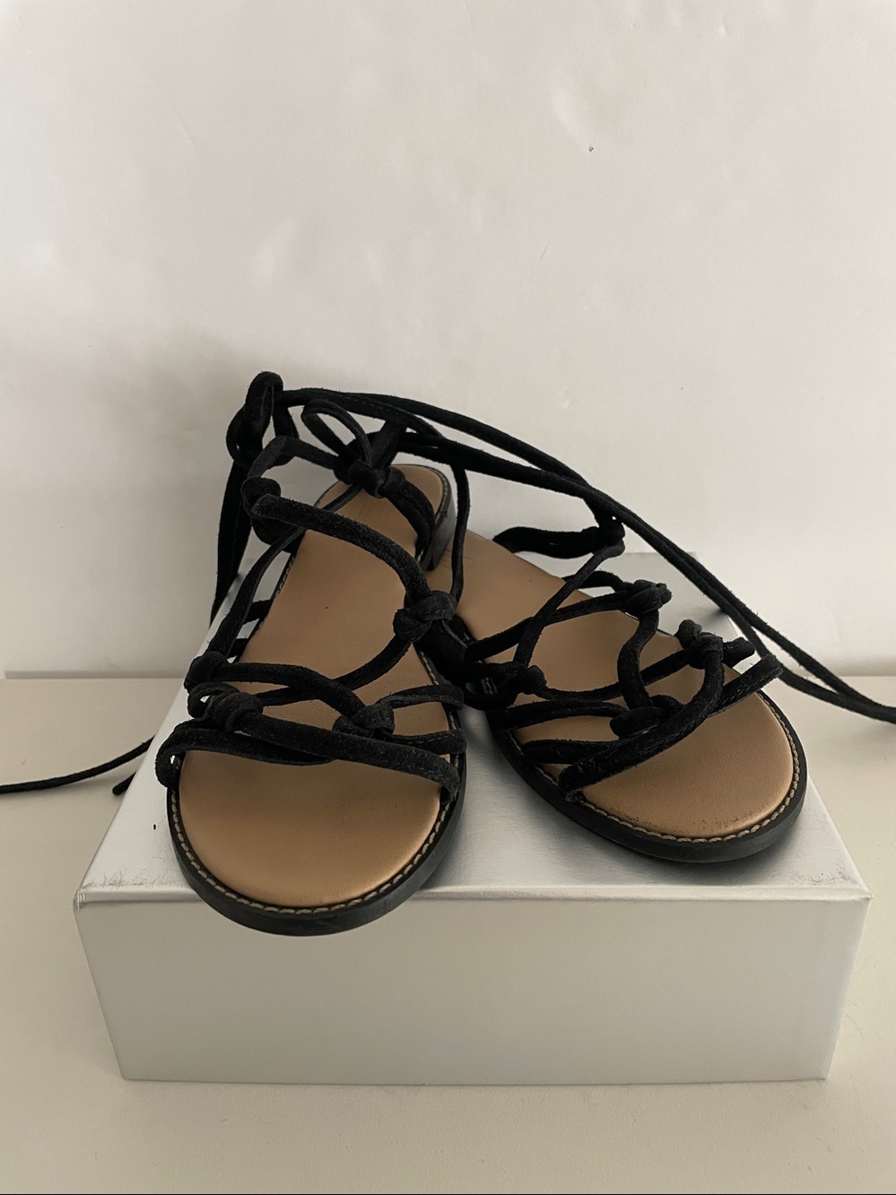 Topshop  ITALY- Black Suede Ankle Strap Gladiator Flats Sandals Shoes 7M